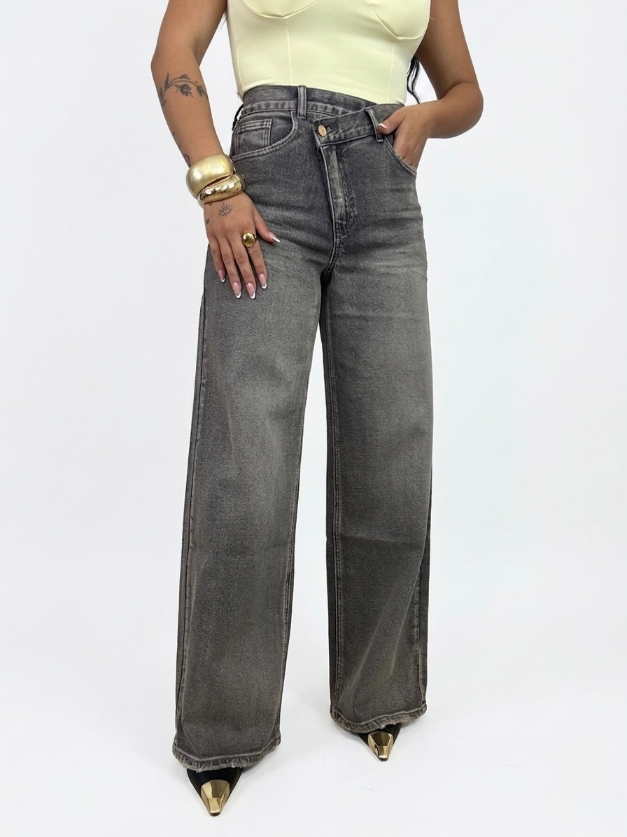 JEANS TAGLIO TRASVERSALE