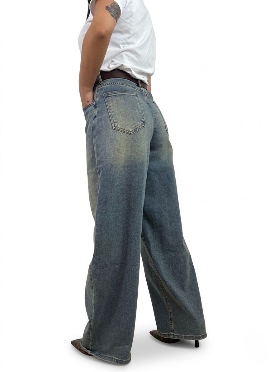 JEANS BAGGY CON CINTURA